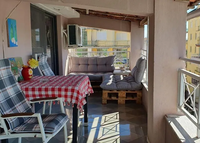 Suntan Lovely Apartamento Golem (Tirana)